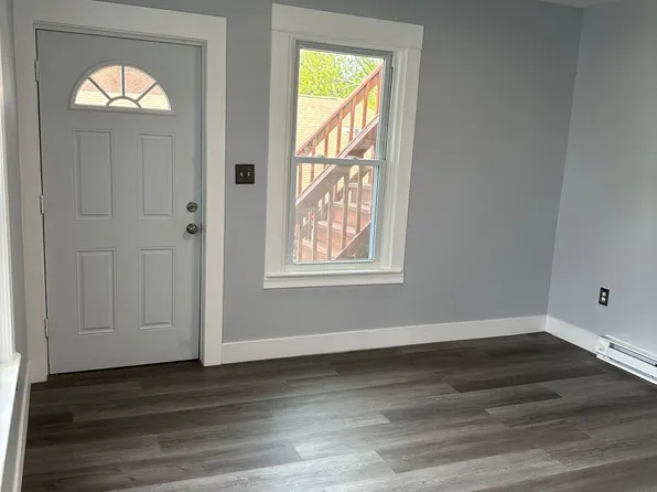 32 Call St APT 2, Chicopee, MA 01013
