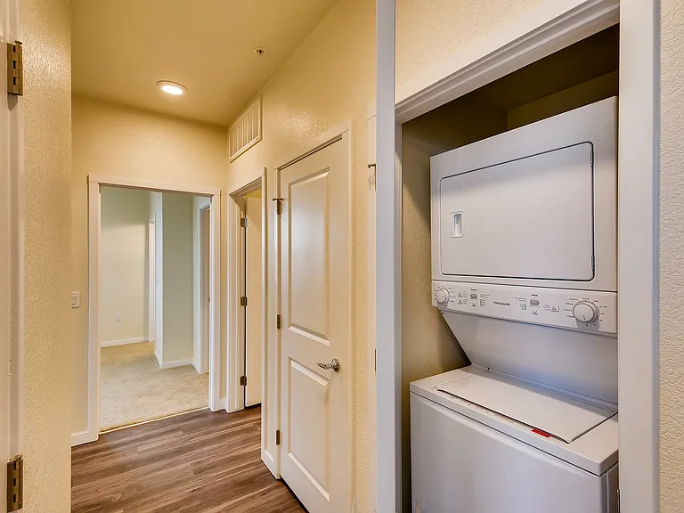 Baker School Apartments — Photo 7