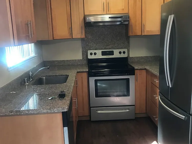 4860 Northlawn Dr — Photo 3