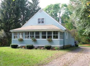 23 Cardinal Rd, Hyde Park, NY 12538