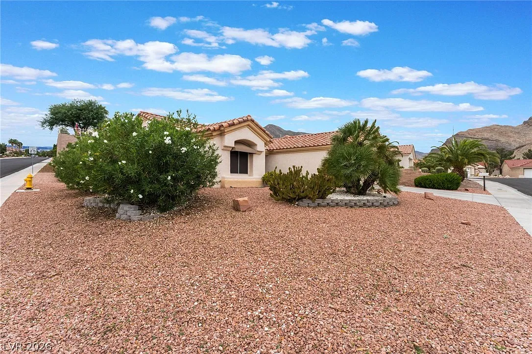 2 bed, 2.0 bath, 1179 sqft, $1,947 — Photo 4