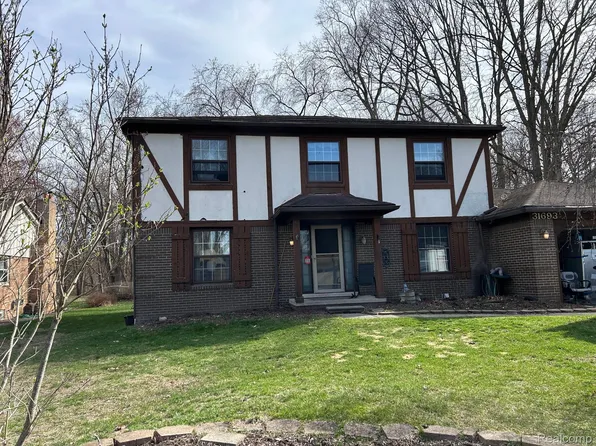 31693 Hillbrook St, Livonia, MI 48152