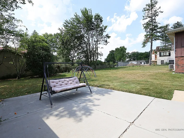 605 W Gilbert Rd — Photo 24
