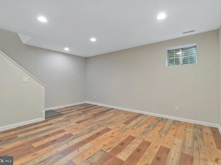1004 Dartmouth Glen Way — Photo 24