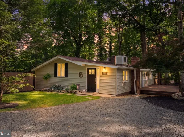 8331 Haire St, Manassas, VA 20112