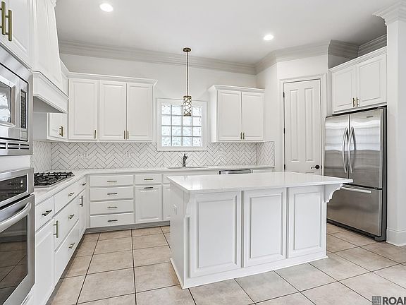 4th image of 3229 Rue D'orleans