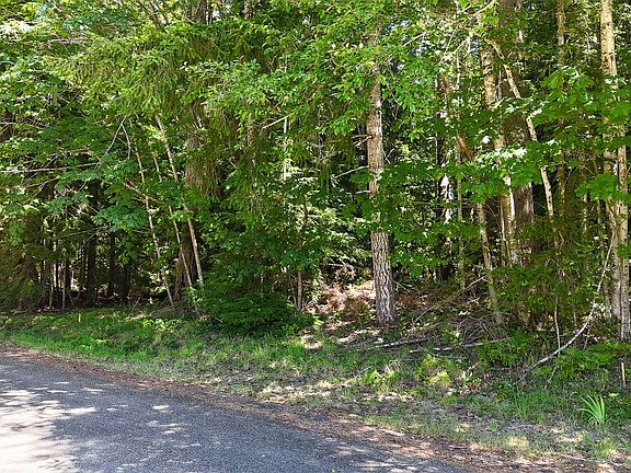 2nd image of 1471 E Timberlake Drive E