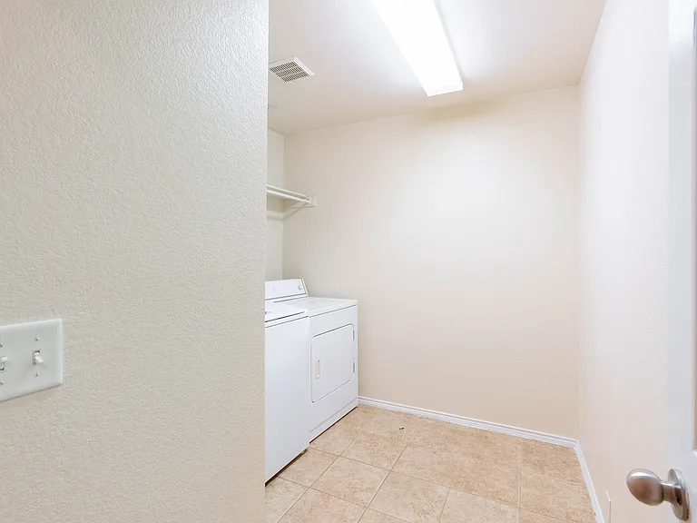 2228 Stonepark Pl — Photo 14