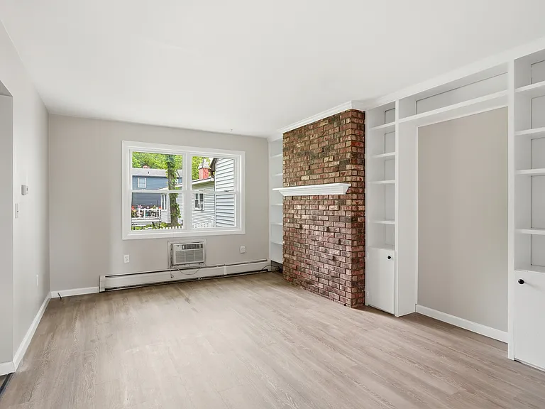 16 Lakewood Pkwy #A — Photo 2
