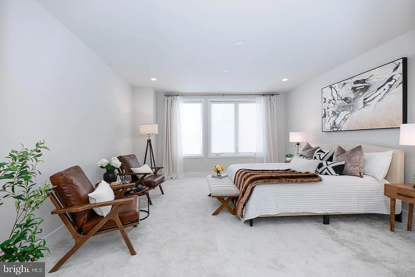 3 bed, 2186 sqft, $5,000 — Photo 1