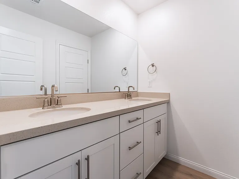 6217 Seastrand St — Photo 29