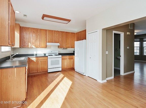 4th image of 1098 Ellsworth Dr
