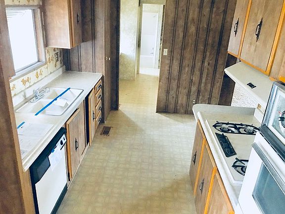 2nd image of 544 Mason Ave
