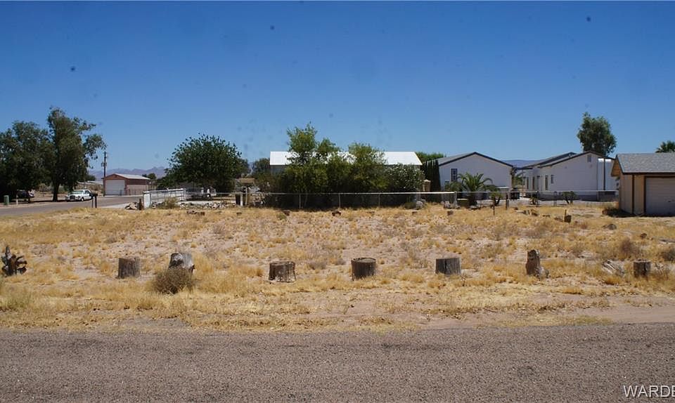 2nd image of 8196 S Smoketree Ln