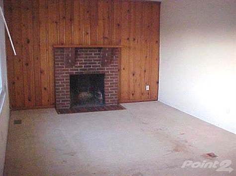 203 Wayne Drive Lynchburg living room