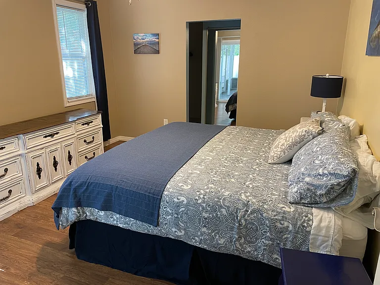 master bedroom, king bed