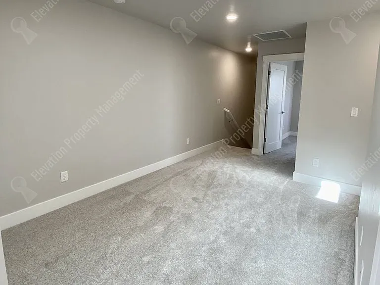 3035 NE Red Jasper Pl — Photo 12