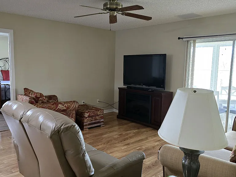 3327 Woodridge Dr — Photo 23