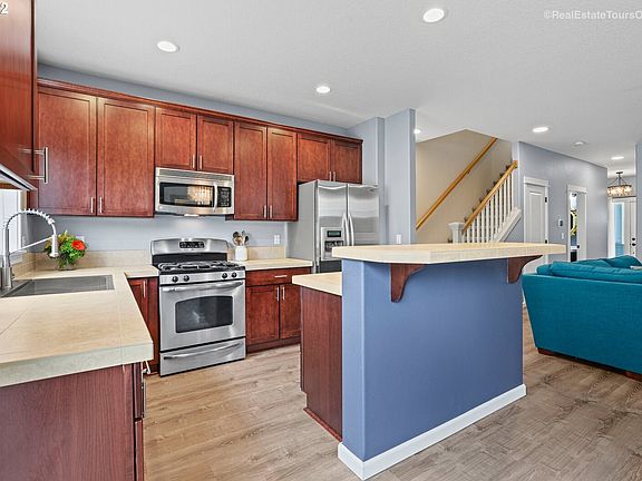 2nd image of 4643 SE Sandalwood St