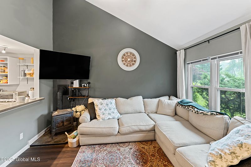 4th image of 126 Arrow Wood Place