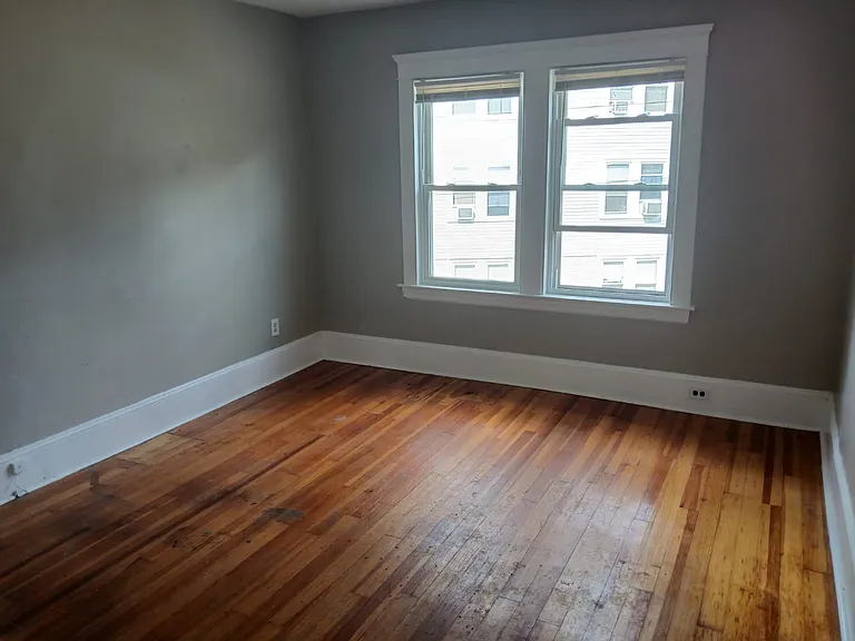Willow St — Photo 19