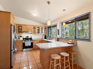 100 Viaduct Ave W, Saanich, BC V9E 1J3