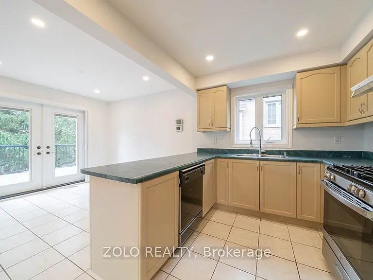 170 Widdifield Ave — Photo 11