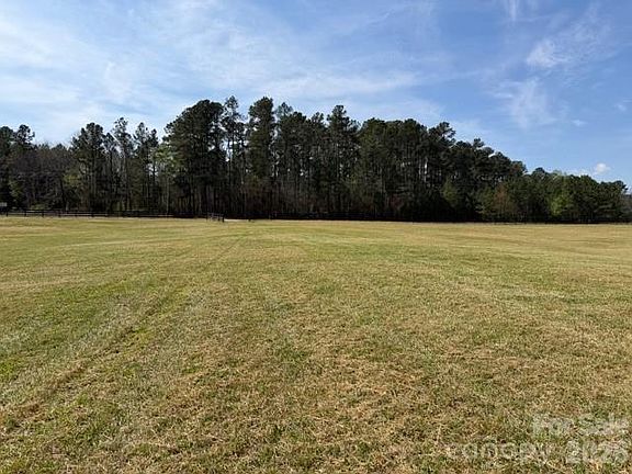 4th image of 58 Lambs Grill Rd