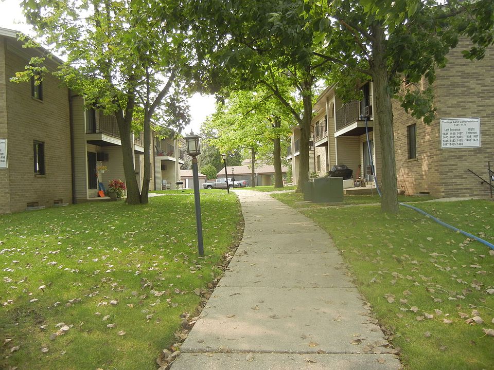 2nd image of 1449 S Carriage Ln
