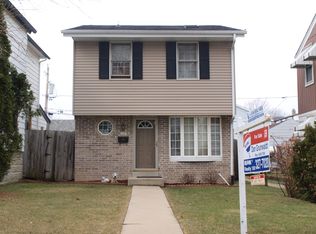 2441 S 62nd St, West Allis, WI 53219