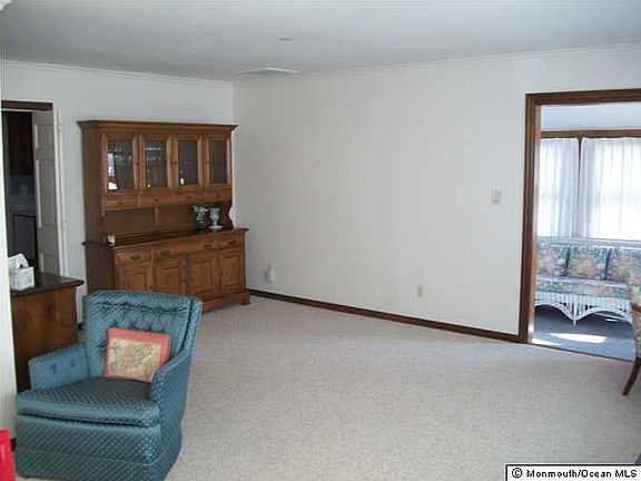 4th image of 286 Osborne Ave