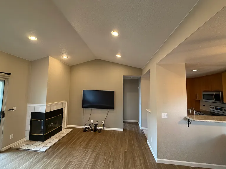 6933 Stagecoach Rd #H — Photo 4