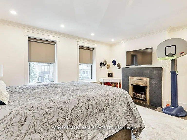 96 Balmoral Ave — Photo 11