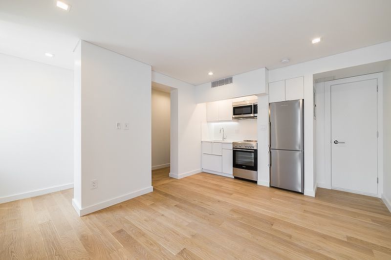 1st image of 209 Mulberry St APT 4C