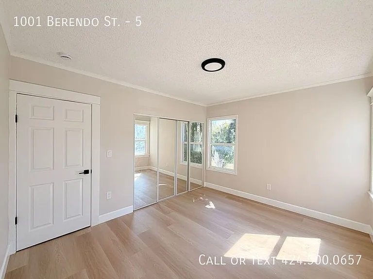 1001 N Berendo St #5 — Photo 9