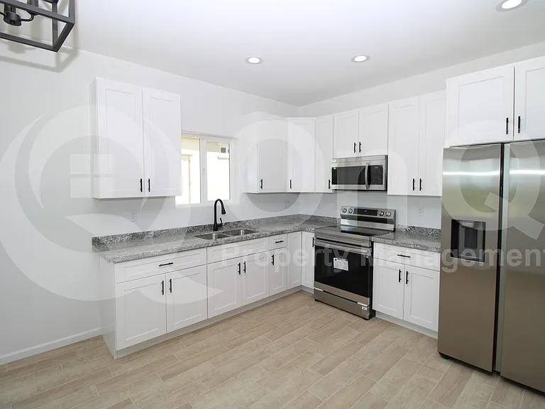 72 W James L Sullivan St #2 — Photo 4