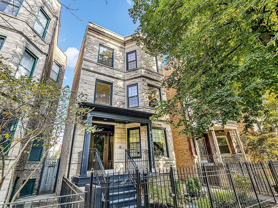 1st image of 3709 N Lakewood Ave #3