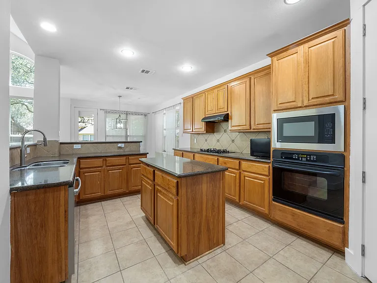 25314 Bunker Dr — Photo 6