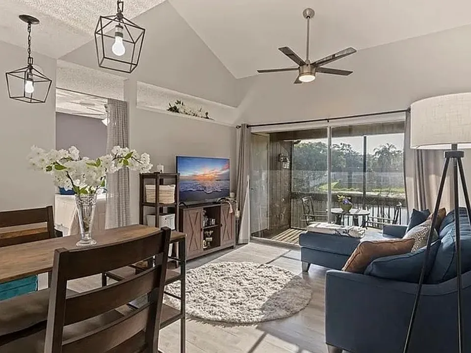 10423 Carrollbrook Cir