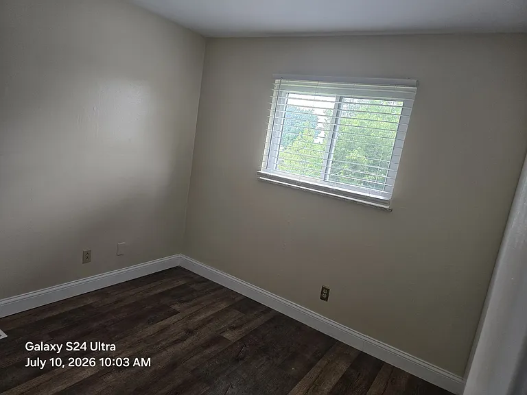 950 Halesworth Dr — Photo 8