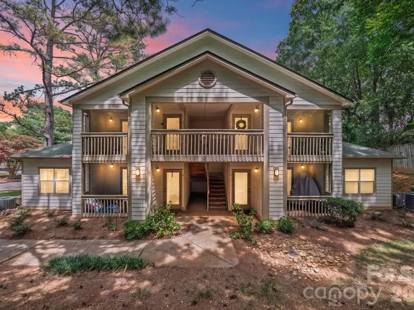 1051 Churchill Downs Ct APT E, Charlotte, NC 28211