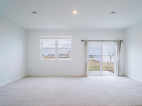 5th image of 1918 Bluewater Ln