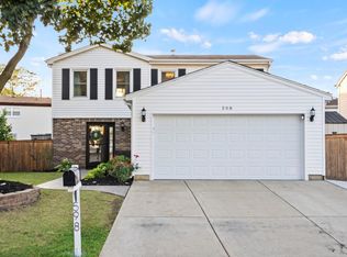 598 Oswego Dr, Carol Stream, IL 60188