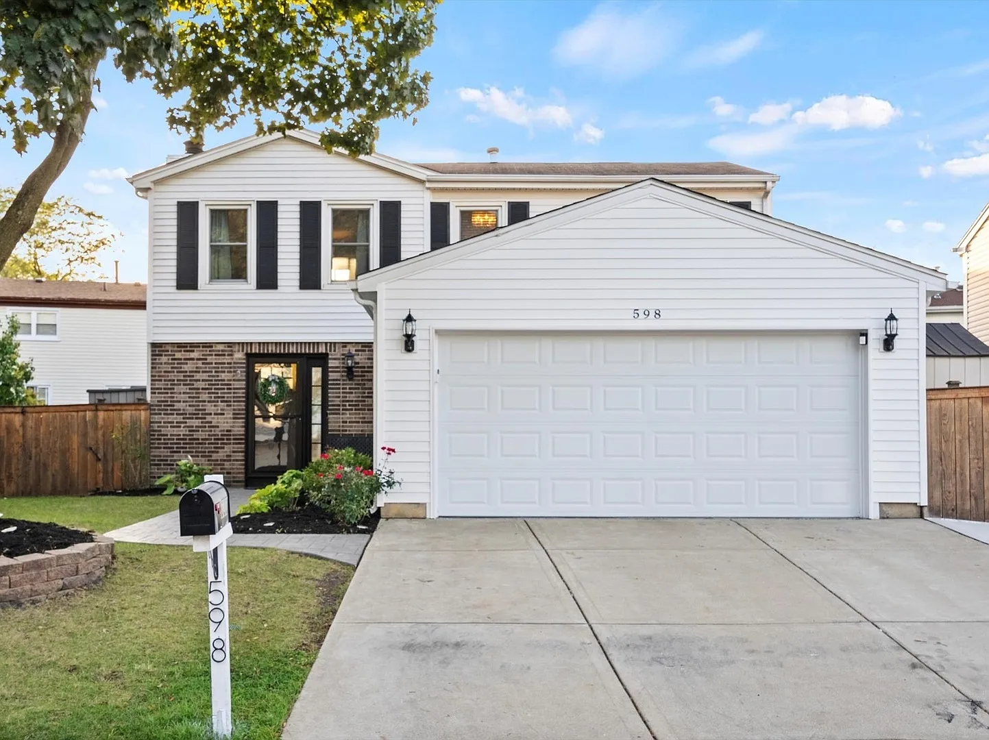 598 Oswego Dr photo 1