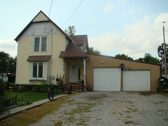 3rd image of 211 E Anthony St