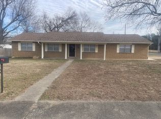 2305 Sandy St, Springdale, AR 72762