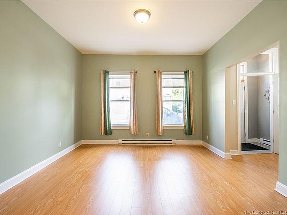 5th image of 90 Queen St