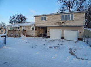 1201 4th St SW, Minot, ND 58701