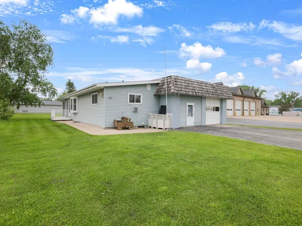414 W Huron St, Omro, WI 54963