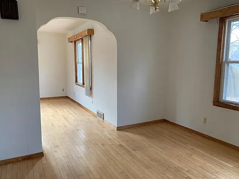 615 Mill St — Photo 4